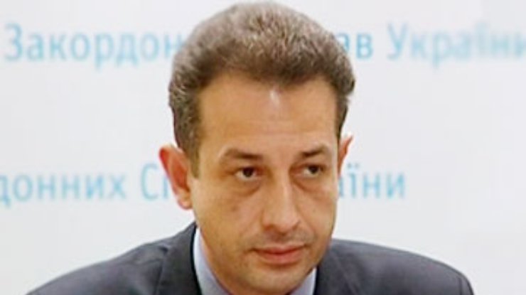 Представитель МИД: Украинские консульства неотложно оформляют визы болельщикам с билетами на Евро-2012