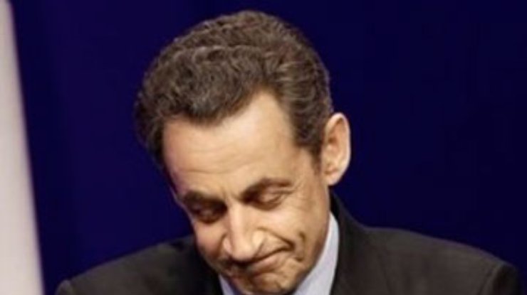 Саркози поздравил Олланда с победой
