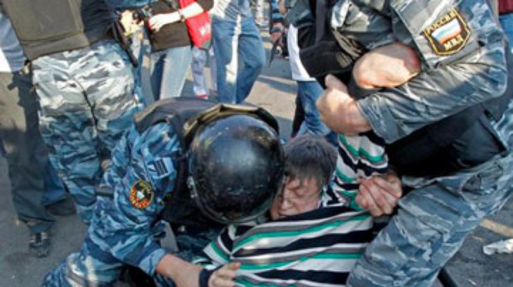 В Москве задерживают участников акции "Белый город". Немцов уже задержан (обновлено)