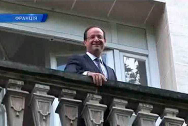 Франсуа Олланд не хочет менять квартиру на Елисейский дворец