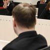 В Брейвика бросили ботинок, но попали в адвоката
