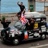 Британцы завершили самое длительное путешествие на такси