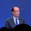 Кортеж нового президента Франции пропускает пешеходов