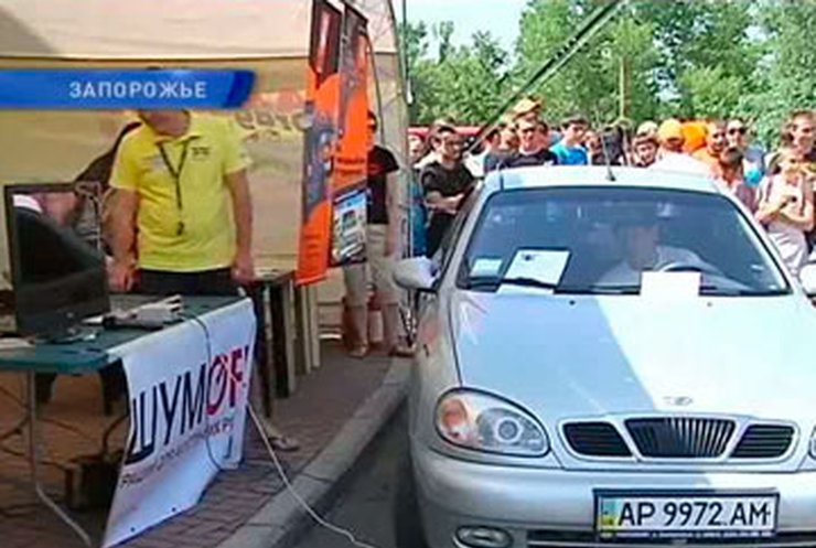 Жители Запорожья определили самый "громкий" автомобиль