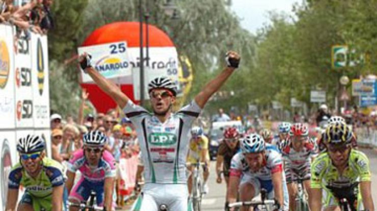 11-й этап "Джиро" выиграл Феррари