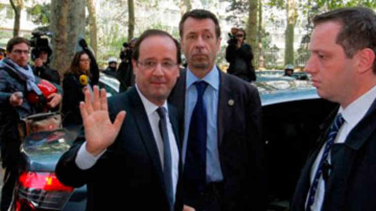 Правительство Франции одобрило снижение зарплат президента и министров