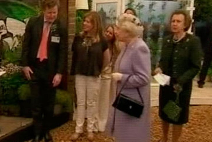 Елизавета II посетила цветочное шоу в Челси