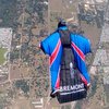 Каскадер прыгнул без парашюта с высоты 700 метров