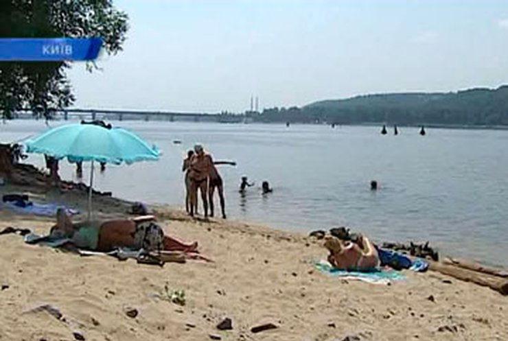 Киевлянам разрешили купаться только на одном пляже