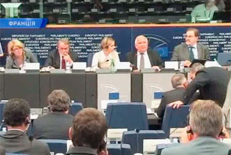 Евгения Тимошенко просит Европу усилить давление на Украину