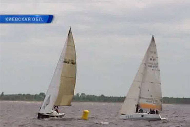 На Киевском море стартовала регата "Виндмастер-2012"
