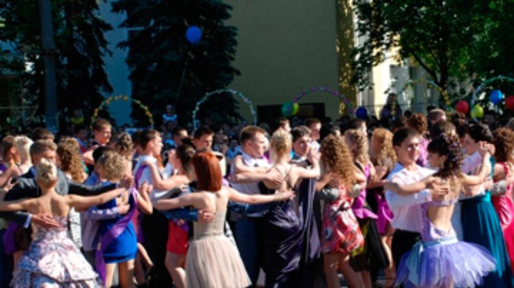 Установлен рекорд Украины по количеству пар, танцевавших вальс