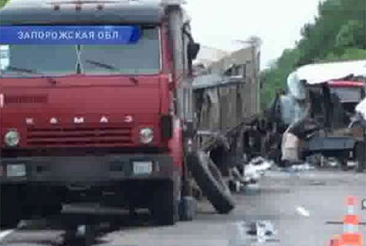 В ДТП в Запорожской области погибли 5 человек