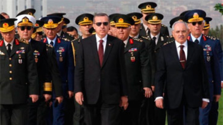 В связи с переворотом 1997 года арестованы 6 турецких генералов