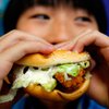 Зарплату работников McDonald's посчитали в Биг Маках