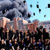 В Китае раскритиковали студентов за фото на фоне горящего общежития