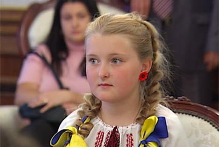 Виктор Янукович побеседовал с украинскими детьми