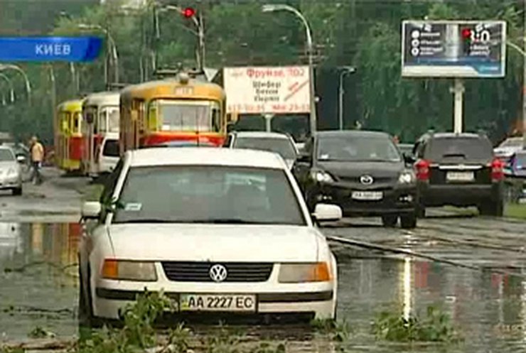 Киев оправляется от разрушительной бури