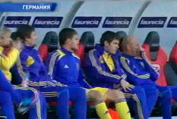 Десять игроков сборной Украины слегли с пищевым отравлением