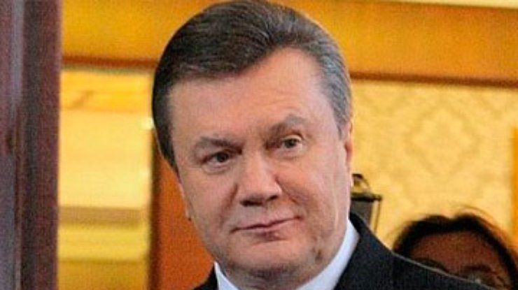 Янукович планирует пригласить Меркель на финал Евро-2012