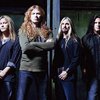 Ветеранов треш-метала Megadeth забросали камнями на сцене