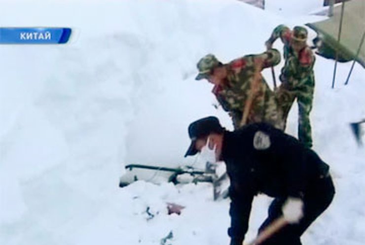 В Китае снежная лавина унесла жизни четырех человек