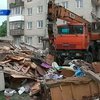 Жители аварийного дома в Луцке обнаружили новые трещины