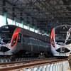 Поезд Hyundai снова сломался и опоздал на 2 часа