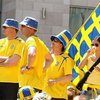 Шведские фанаты промаршировали по Киеву