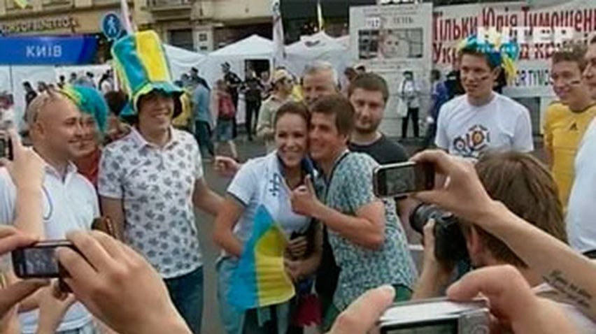 Фан-зона в Киеве собрала рекордное количество футбольных болельщиков