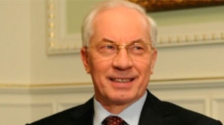Шведский болельщик выпил пива с Азаровым