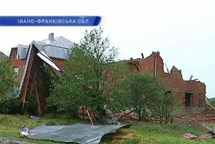 Села Прикарпатья пострадали от разгула стихии