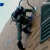 Американцы придумали рюкзак, позволяющий ходить по стенам