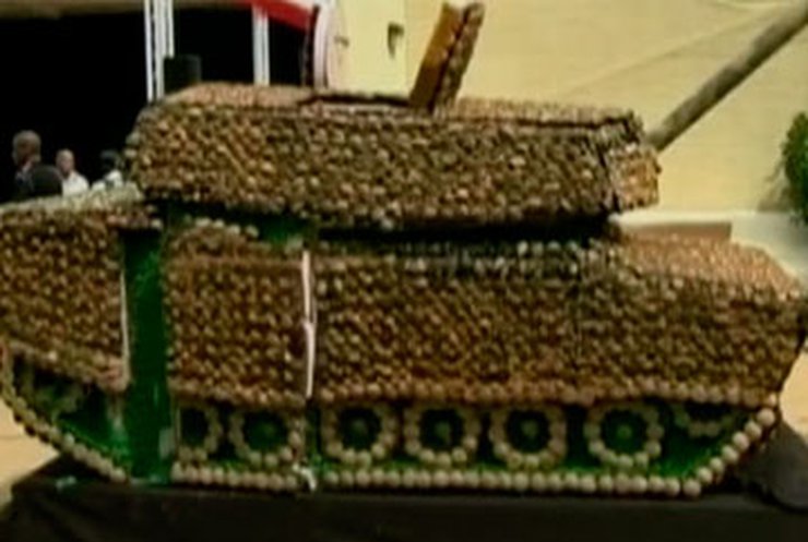 Американцы построили танк из кексов