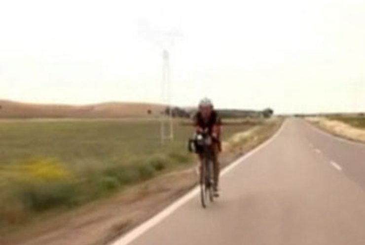 Британец объехал на велосипеде земной шар за 91 день