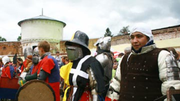 На Сумщине прошел исторический фестиваль и рыцарские "бои без правил"