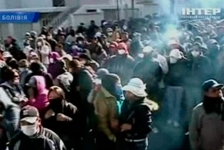 Бунт полиции в Боливии перерос в вооруженный конфликт