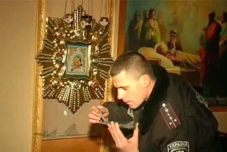 Грабителя храма в Крыму наказали обязательством извиниться