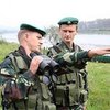 Украинец перетягивал из Молдовы через Днестр бочки со спиртом