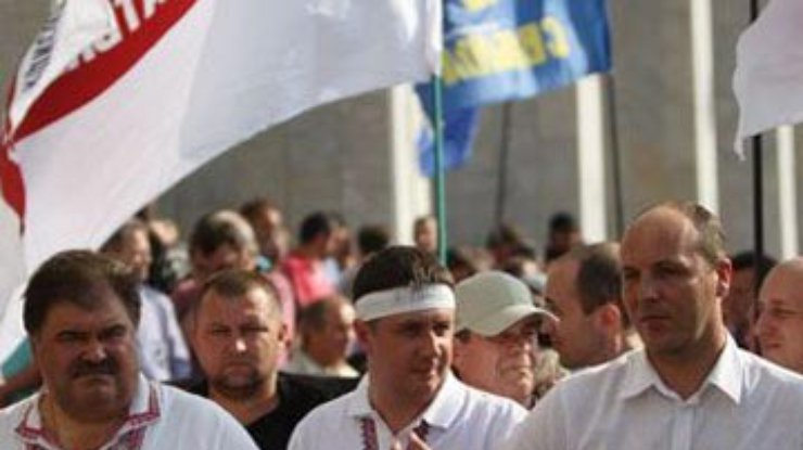 На Львовщине протестующих против языкового закона  обеспечат едой и туалетами