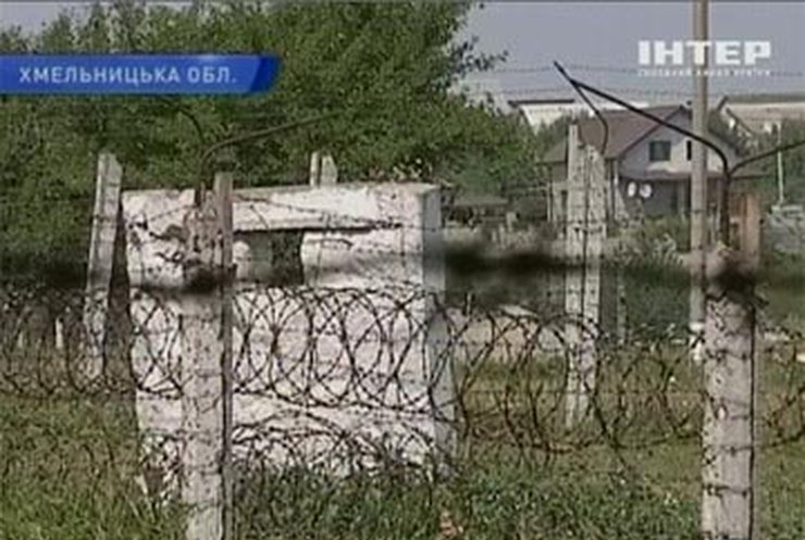 Неизвестный пытался напасть на воинскую часть в Каменец-Подольском