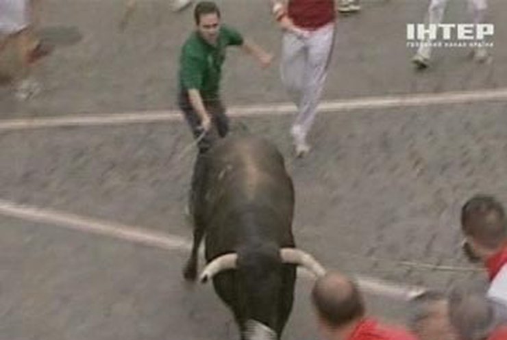 В Испании три человека пострадали в беге с быками