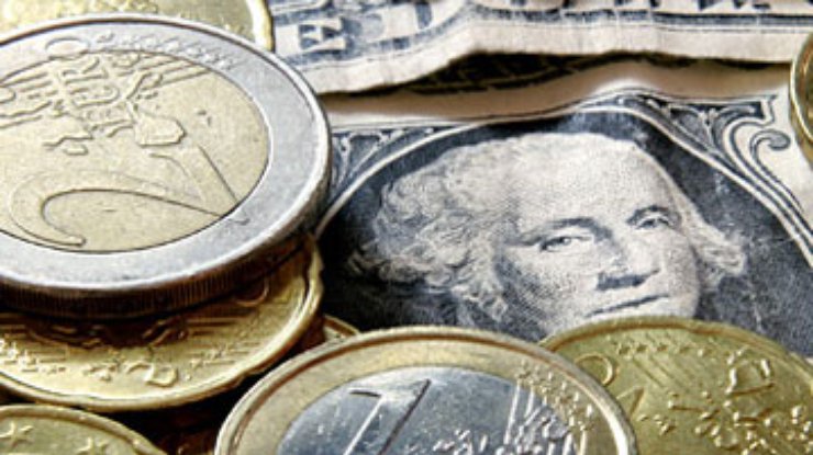 Курс евро к доллару рекордно упал