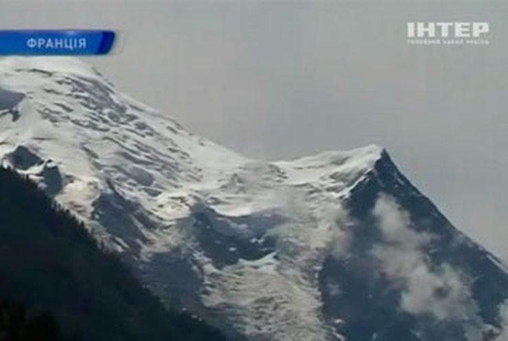 В Альпах из-за схода лавины погибли 9 туристов‎