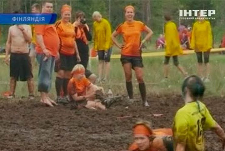В Финляндии прошел чемпионат по футболу в грязи