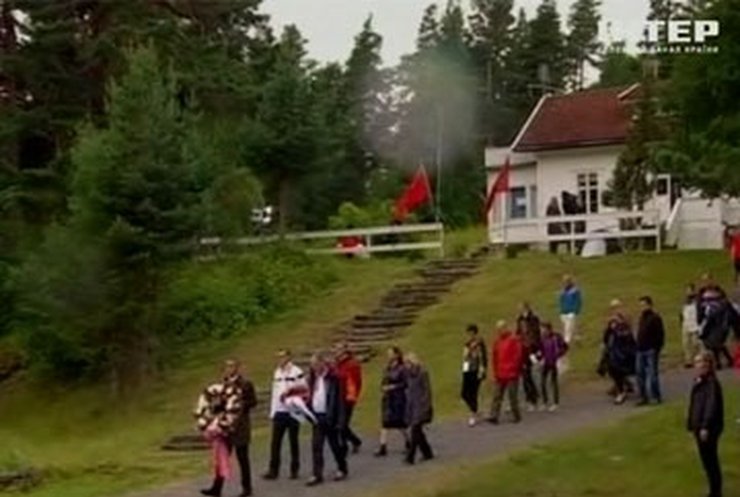 В Норвегии почтили память жертв Андерса Брейвика