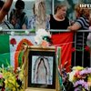 Жители Нью-Йорка увидели образ Девы Марии на коре дерева