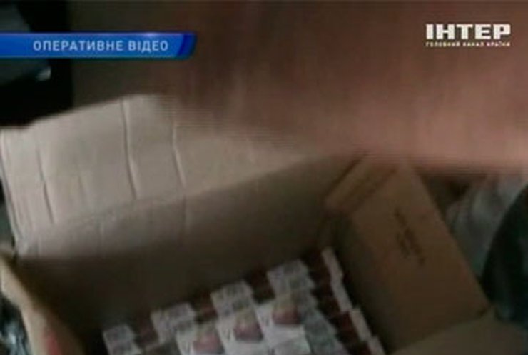 Черновицкие пограничники задержали партию контрабандных сигарет