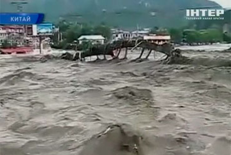 Жертвами паводков в Китае стали 77 человек