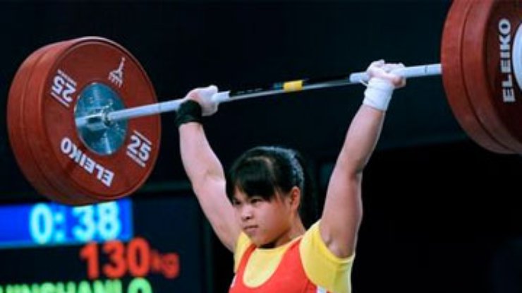 Казахстан выиграл золото в тяжелой атлетике
